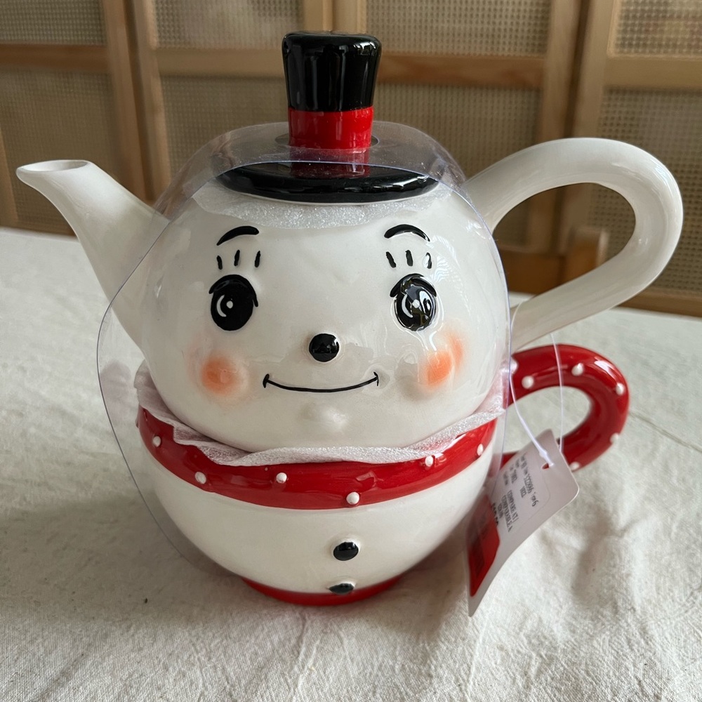 Johanna Parker holiday tea set